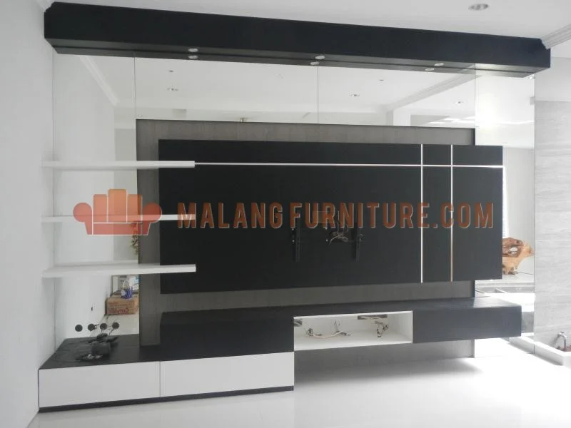 Ibu Nancy Malang